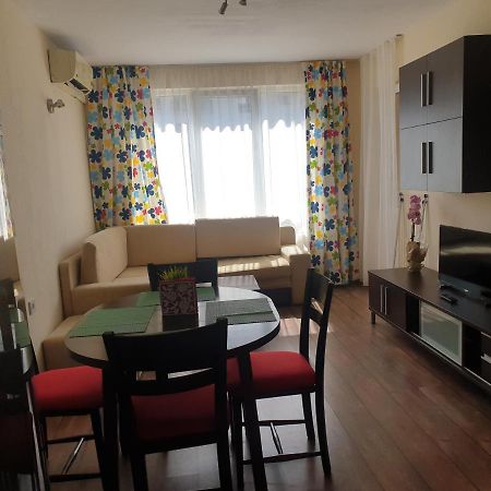 Sunny Apartment Burgas Stad Buitenkant foto