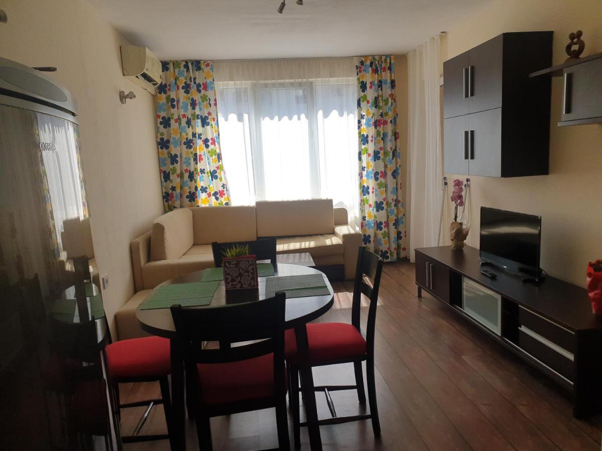 Sunny Apartment Burgas Stad Buitenkant foto